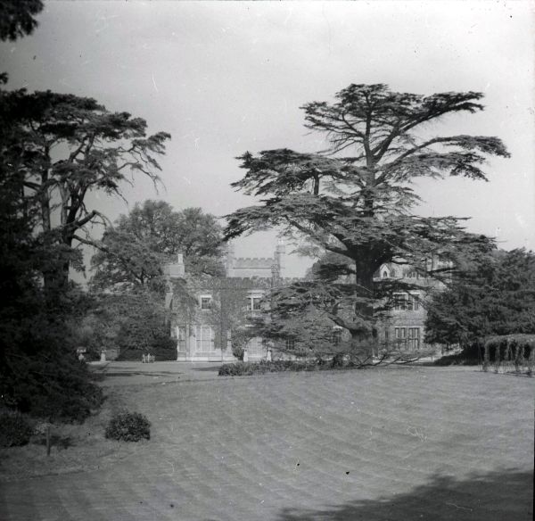 The Oaks House and Park surrounding it